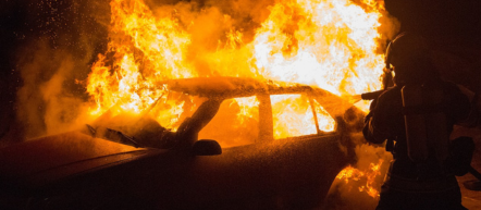 Safety features in SI-9300R and SI-9300R-SA Battery Analysis System